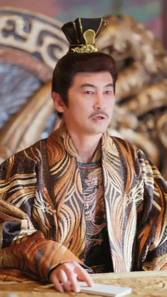 บุปผาบนอาชาศึก