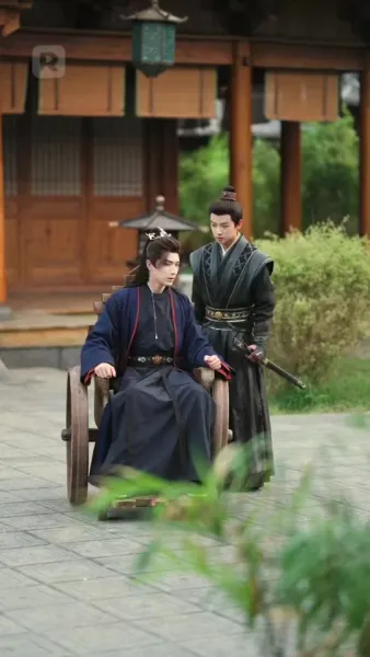 บุปผาบนอาชาศึก