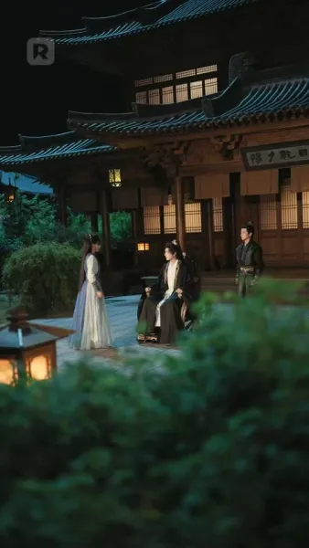 บุปผาบนอาชาศึก