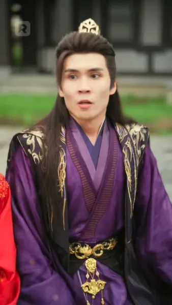 บุปผาบนอาชาศึก