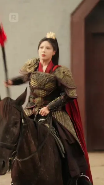 บุปผาบนอาชาศึก