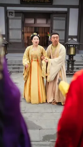 บุปผาบนอาชาศึก