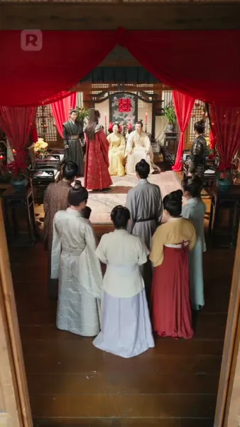 บุปผาบนอาชาศึก