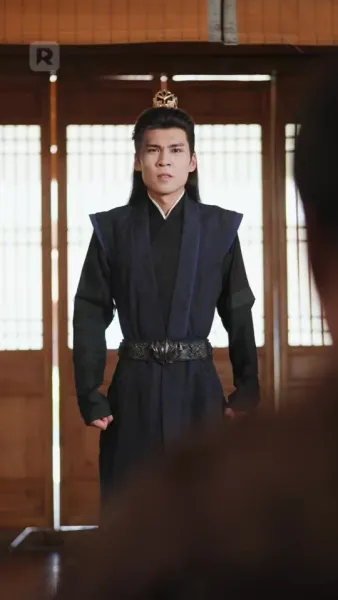 บุปผาบนอาชาศึก