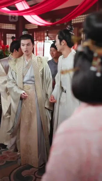 บุปผาบนอาชาศึก