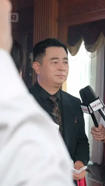 เขยที่ท่านตามหาคือประมุข