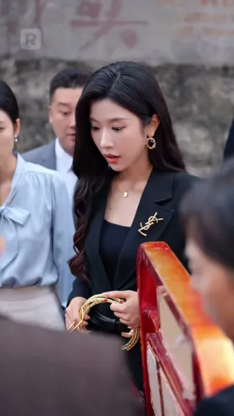 เขยที่ท่านตามหาคือประมุข