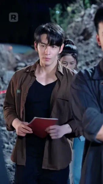 เขยที่ท่านตามหาคือประมุข