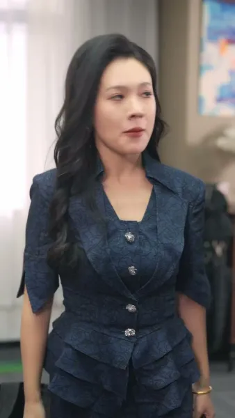 อย่าท้าทาย ทายาทสาว