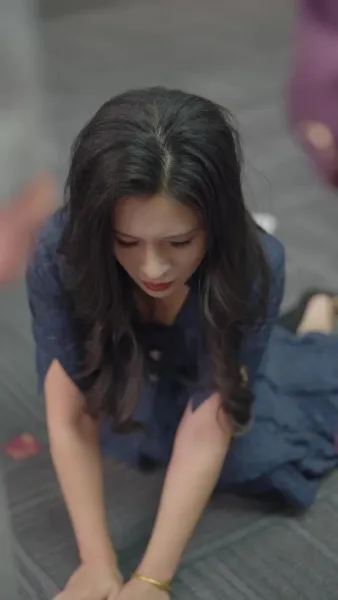 อย่าท้าทาย ทายาทสาว