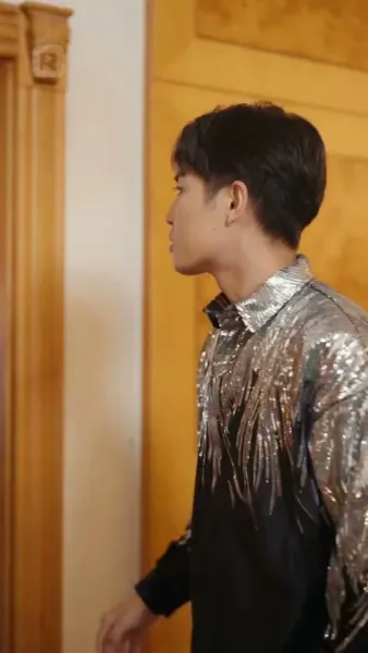 มหาเศรษฐีในร่างช่างก่อสร้าง