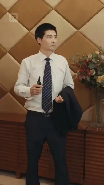 มหาเศรษฐีในร่างช่างก่อสร้าง