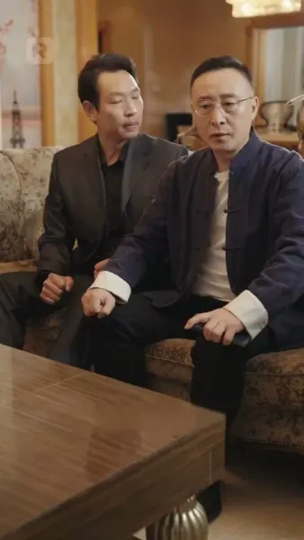 มหาเศรษฐีในร่างช่างก่อสร้าง