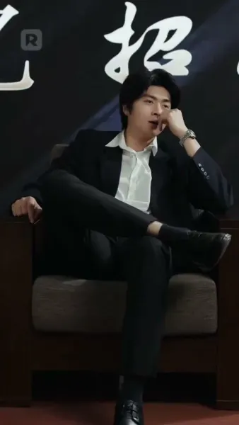 มหาเศรษฐีในร่างช่างก่อสร้าง