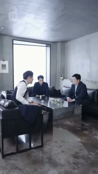 มหาเศรษฐีในร่างช่างก่อสร้าง