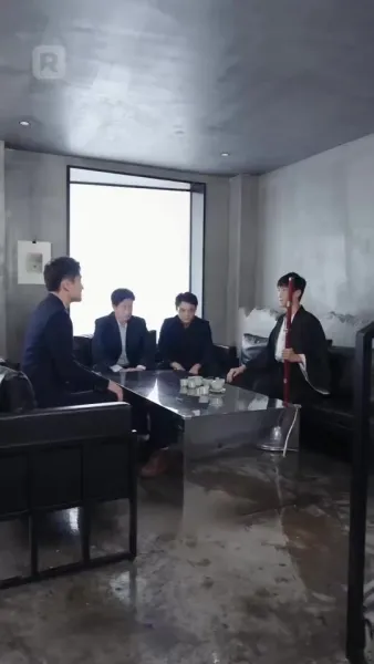 มหาเศรษฐีในร่างช่างก่อสร้าง