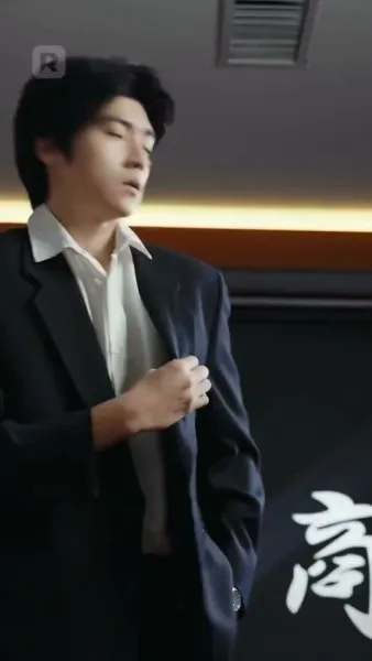 มหาเศรษฐีในร่างช่างก่อสร้าง