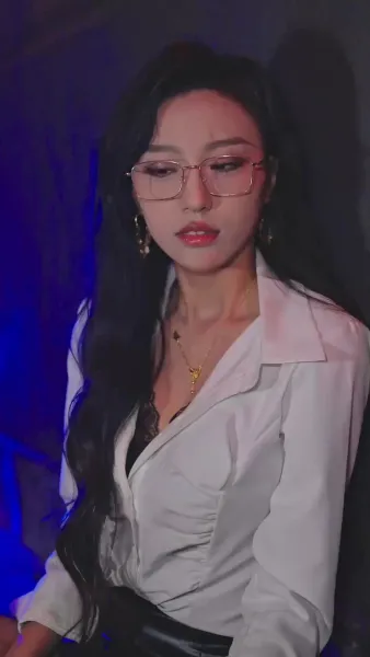 หนีตายกับบอสสาวสวย