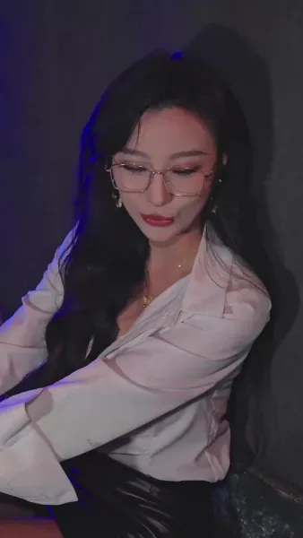 หนีตายกับบอสสาวสวย