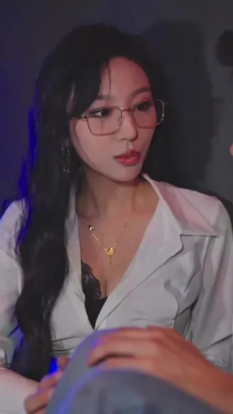 หนีตายกับบอสสาวสวย