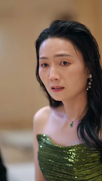 เงารักใต้ปีกหงส์