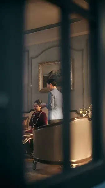 เงารักใต้ปีกหงส์