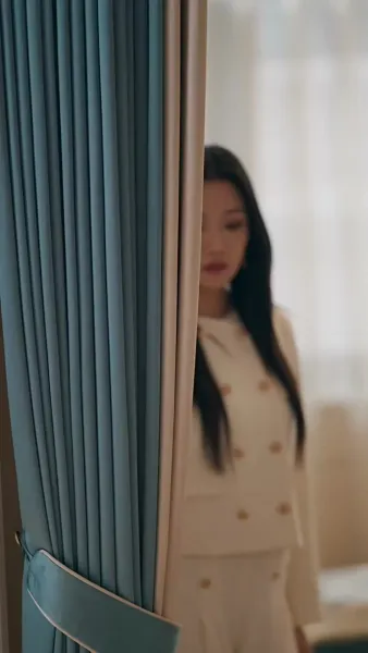 เงารักใต้ปีกหงส์