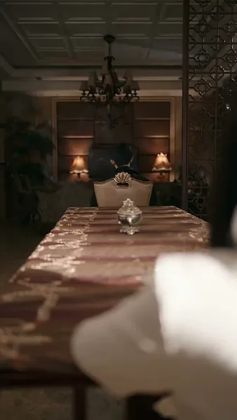 เงารักใต้ปีกหงส์