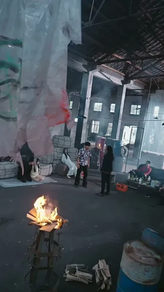 เงารักใต้ปีกหงส์