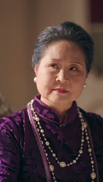 เงารักใต้ปีกหงส์