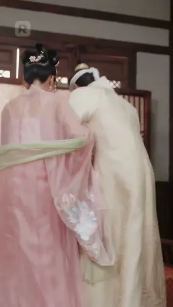 ตื่น มา อีก ที ก็ เป็น เจ้าสาว อวบ ของ พลทหาร