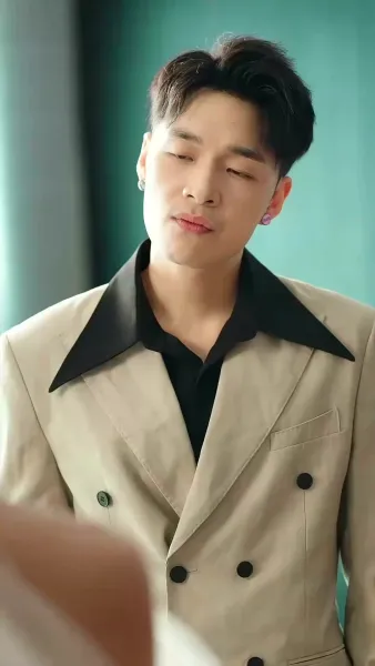 ข้ามกาลเวลามาคว้าพู่กัน