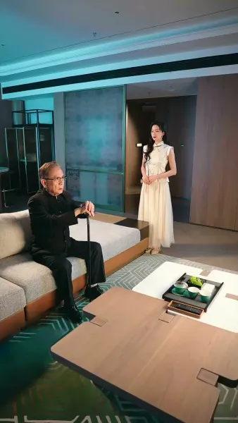 ข้ามกาลเวลามาคว้าพู่กัน