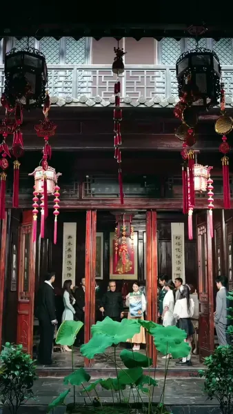 ข้ามกาลเวลามาคว้าพู่กัน