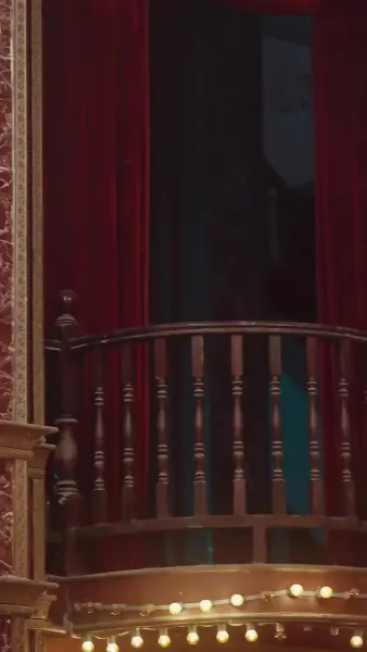 กุหลาบที่ร่วงหล่น