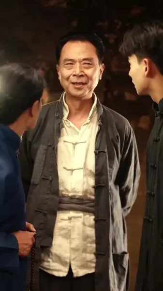 เขี้ยวและเงา