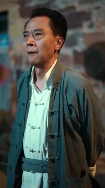 เขี้ยวและเงา