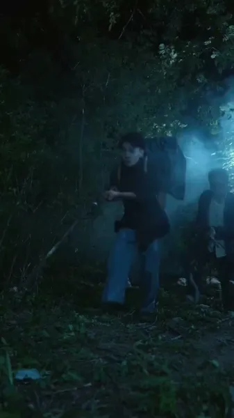 เขี้ยวและเงา