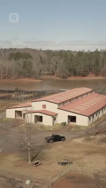 ถูกปลดปล่อยโดยชาวไร่สุดเซ็กซี่