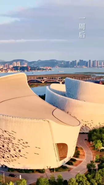 คำว่ารักคงยังไม่พอ