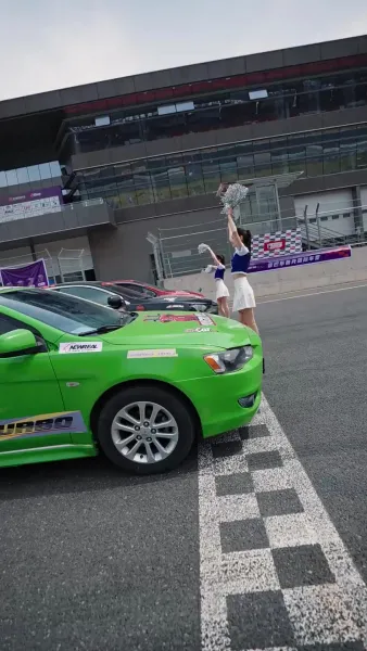 ฉันขับแท็กซี่ แล้วเก่งขึ้นนิดหน่อย มันผิดตรงไหนล่ะ