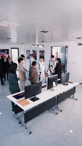 ฉันขับแท็กซี่ แล้วเก่งขึ้นนิดหน่อย มันผิดตรงไหนล่ะ