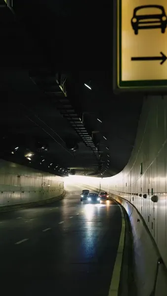 ฉันขับแท็กซี่ แล้วเก่งขึ้นนิดหน่อย มันผิดตรงไหนล่ะ