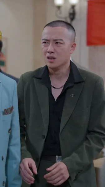 พ่อเทพสงครามและภรรยาสวย