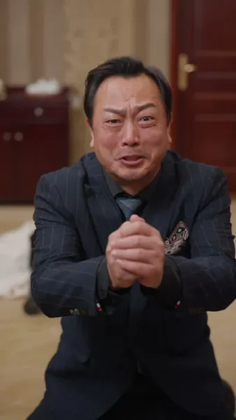 พ่อเทพสงครามและภรรยาสวย