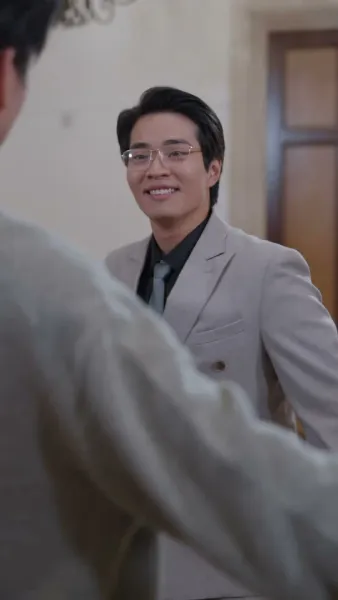 พ่อเทพสงครามและภรรยาสวย