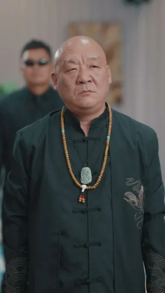 พ่อเทพสงครามและภรรยาสวย