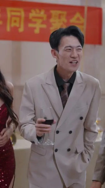 พ่อเทพสงครามและภรรยาสวย