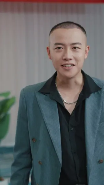 พ่อเทพสงครามและภรรยาสวย