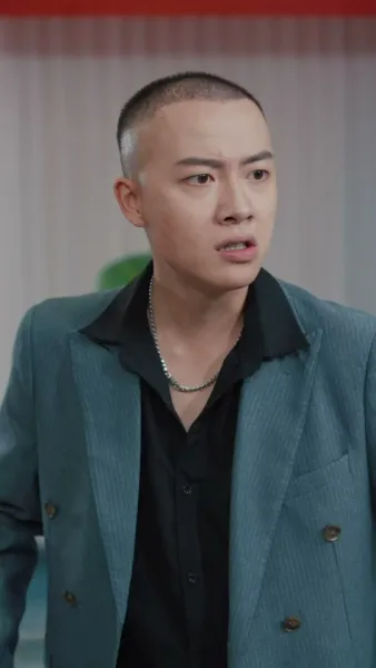 พ่อเทพสงครามและภรรยาสวย